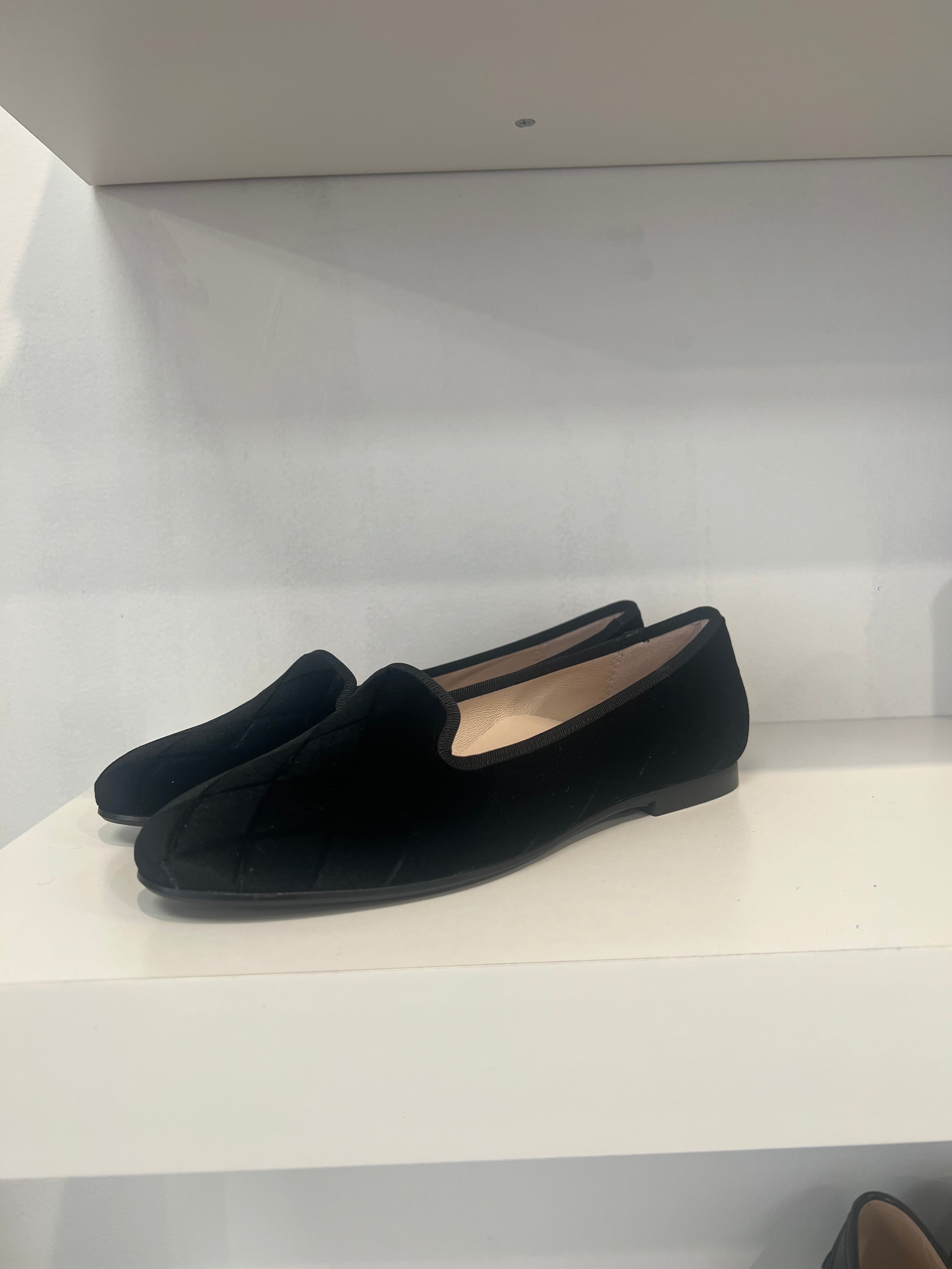 Beberlis Quilted Black Velvet Smoking Shoe Photo Inspiration